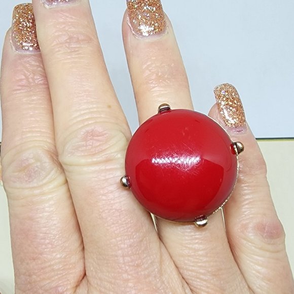 Chunky Red Round Cabachon Acrylic Stone Prong Set Stretch Fashion Ring - Picture 1 of 6